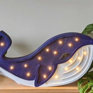 Blaue Wallampe aus Holz, Nachtlicht blaugrün, Kinderlampe Wal, Kinderzimmerdekoration, Geburtstagsgeschenk, Babyzimmer, Nachtlicht Kinder, Ozean, Meer Bild 6