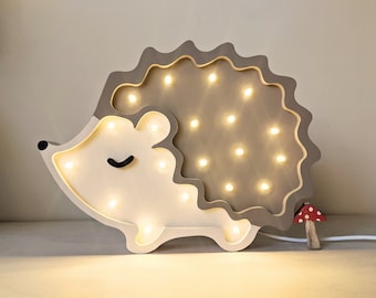 Lampe LED en bois de hérisson faite à la main, lampe de nuit, kinderlampe, nachtlicht kinderkinder, décoration de pépinière, animal de forêt en bois