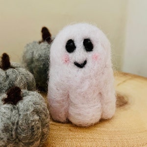 Handmade Wool Ghost - Cute needle felted wool decoration, a perfect addition to Halloween decor