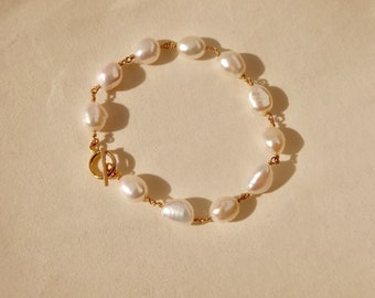 Chunky Baroque Pearl Bracelet - Freshwater Baroque Pearl Toggle Bracelet - Vintage Style Pearl Beaded Bracelet - Gift For Her