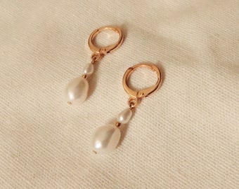 Freshwater baroque pearl and 14k gold filled hoops | Classic pearl drop huggie hoop earring | Gift for her