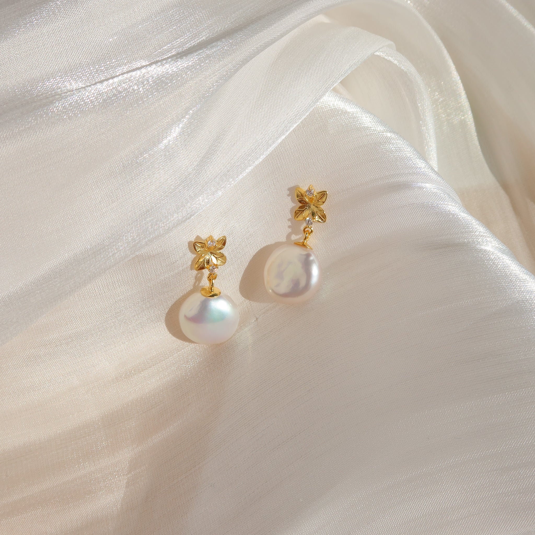 【TATIANA】BUTTON DROP PEARL EARRING★ピアス★送料無料★3色 韓国発【TATIANA】Button Pearl Ear Jacket Earring☆ピアス