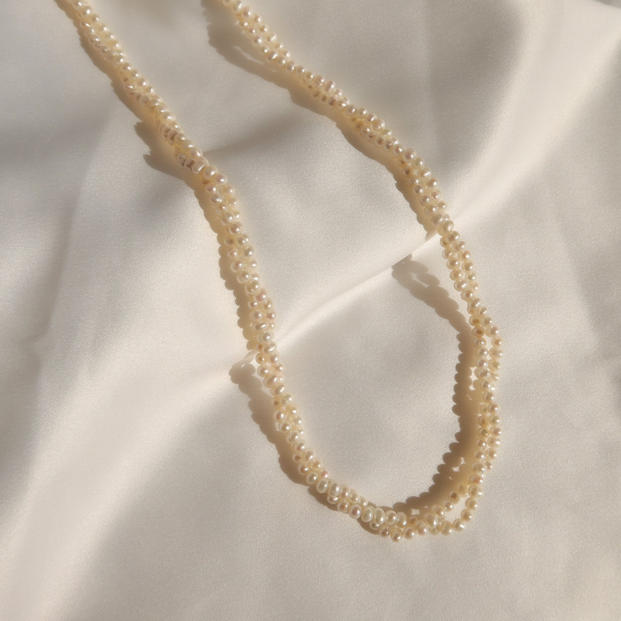 【HYERES LOR】22FW★ Noailles Pearl Petit Bead Choker Nc 4mm HYERES LOR】22FW☆ Noailles Pearl Petit Bead Choker Nc 4mm