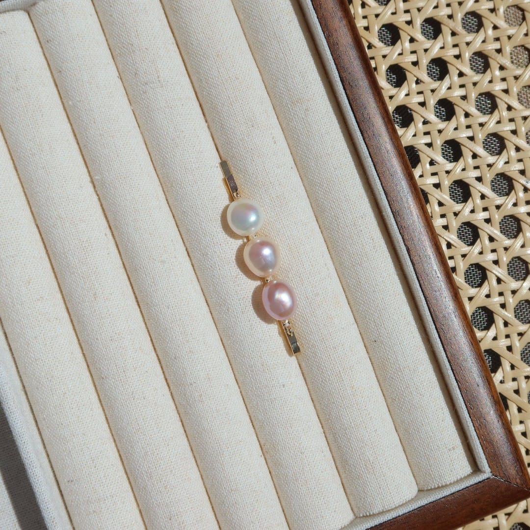 Pearl Dot Red Acrylic Hair Pin for Women with Pearls and Polka Dots Chic Everyday Accessory main image 1