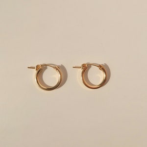 Medium Latch Back Hoops 15mm (Single) - 14k Gold Filled Hoops - Gold Hinged Hoop Earrings - Gold Huggie Hoops - Custom Earrings