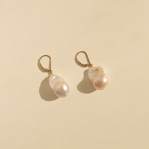 Chunky Baroque Pearl Earring - 14k Gold Filled Earring - Large Baroque Pearl Earrings - Wedding Earrings - Natural Pearl