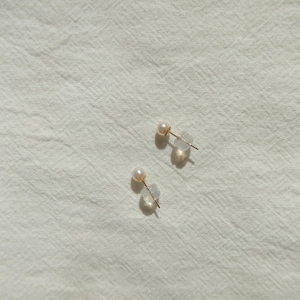14k Gold Petite Pearl Studs - Freshwater Pearl Ear Studs - 14k Gold Studs - Solid Gold Earring Studs