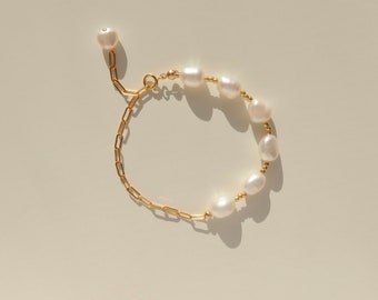 Ceres - Pearl and Chain Bracelet - Chunky Baroque Pearl Bracelet -14k Gold Filled Paperclip Chain Bracelet - Gift for Her