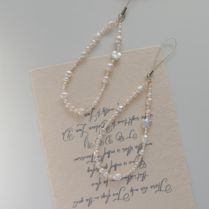 Cadena para teléfono con perlas de agua dulce - Dije para teléfono - Cadena con cuentas - Correa para teléfono - Cadena con correa para teléfono con perlas - Llavero - Regalo para ella