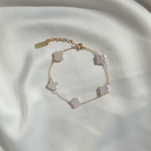 Clover Pearl Bracelets - Clover Shaped Pearl Bracelet - Pearl Satellite Bracelet - Gold Filled Bracelet - Gift For Her