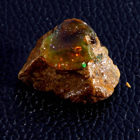 25 crt OPAL ROUGH raw rock welo fire opal rough AAA quality opal fire rough natural Ethiopian opal raw rough usefor jewelry#c.33 25 crt OPAL ROUGH raw rock welo fire opal rough AAA quality opal fire rough natural Ethiopian opal raw rough usefor jewelry#c.33