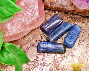 Cristal de cianita para meditación profunda. Incluye una tarjeta informativa sobre el cristal de cianita. Piedras preciosas de cianita pulidas. Cristales de cianita azul.