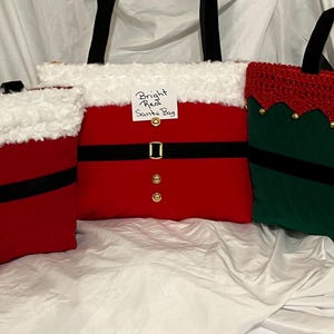 Nuevo bolso acolchado navideño de Papá Noel y/o monederos de duende de terciopelo verde acolchado. Monedero o almohada de jengibre.