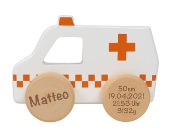 Ambulancia personalizada con fechas de nacimiento y nombres - coche de juguete de madera | Regalo de cumpleaños perfecto para niñas y niños.