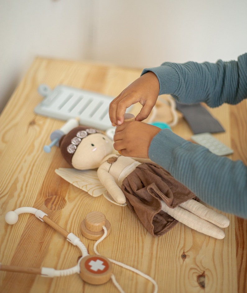 Kinder Arztkoffer Set mit Zubehör Tryco bedruckt personalisierbar mit Name Geschenkidee zum Geburtstag Mädchen Junge mit Namen Bild 5