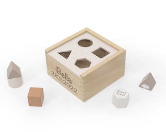 Personalisiertes Formen- Steckspiel Sortierspiel Box nougat | Label-Label | Name Geburtstag von Baby | Geschenk für Kinder - Lasergravur