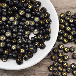 Conjunto de 300 peças, contas de número dourado, contas de acrílico ou resina pretas redondas de 7 mm, contas de número misto para colar, pulseira, joias faça você mesmo