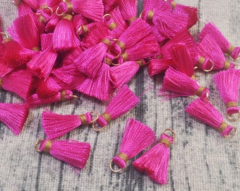 10/20/50/100pcs 2cm Light Rose red silk tassels,Small silk tassels,silky thread tassels,mini tassel,tassels charm for jewelry making，114#