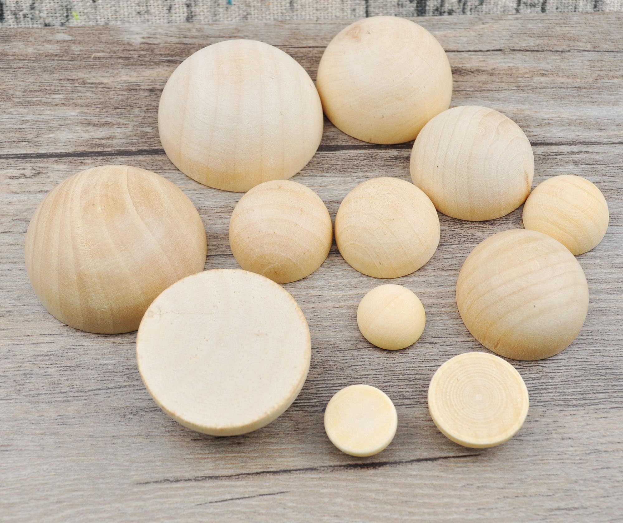 10 demi-boules fendues en bois massif non fini, boule ronde fendue, boule en dôme, demi-boule, boule fendue, demi-boule, perles en bois pour couronne