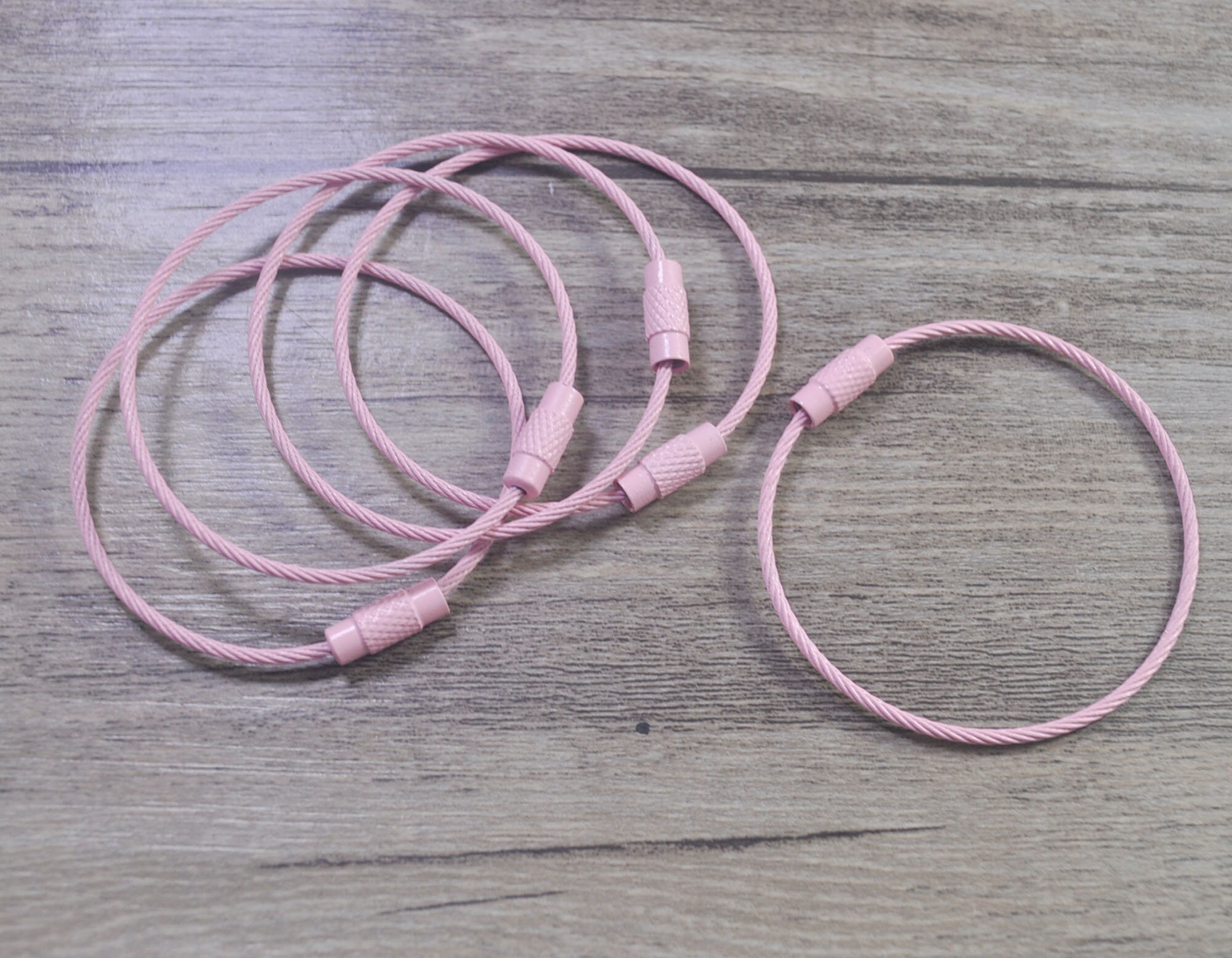 50pcs Colorful Coated Stainless Steel Rope Wire Holder, Wire Keychain ...