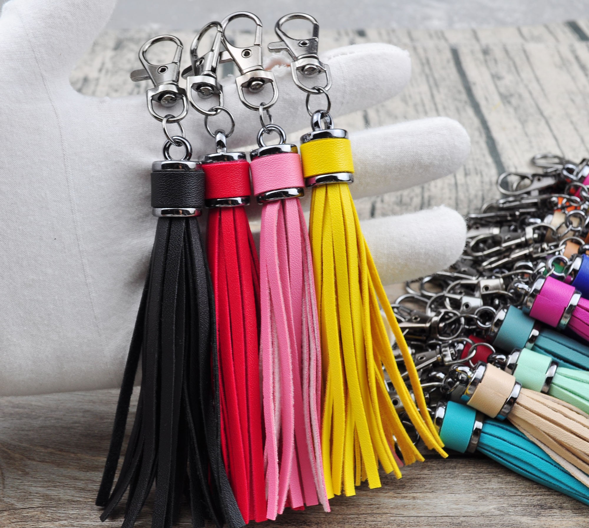 2個+ 10 CM PUレザータッセル、キークラスプ付き、フリンジタッセル