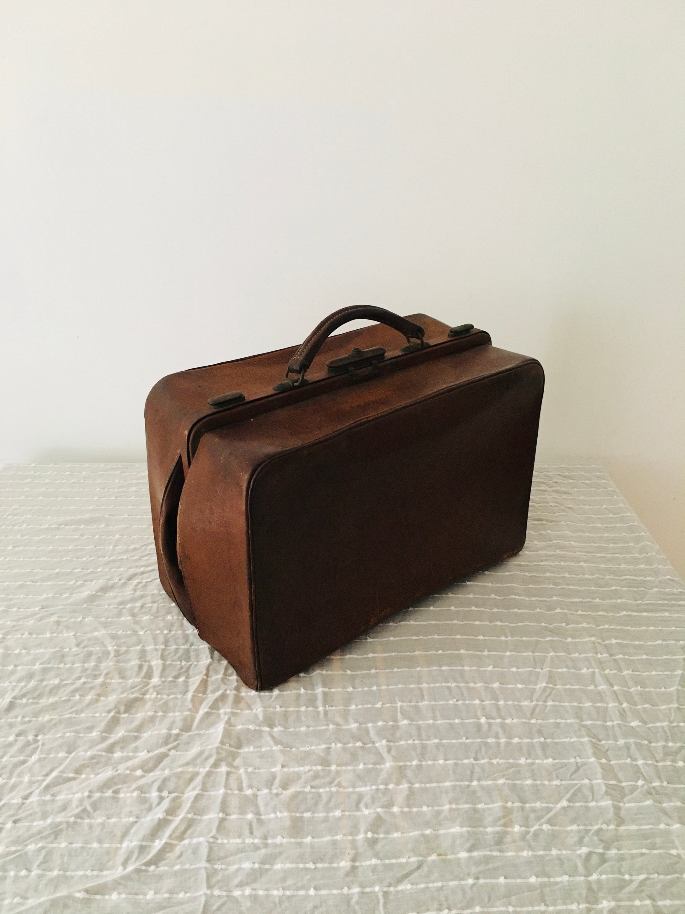 Late 19th century French leather doctor's bag – Chez Pluie