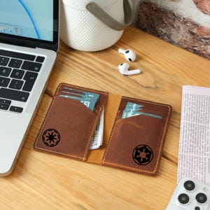 Billetera personalizada de Star Wars para hombre, billetera de cuero única para papá, tarjetero de cuero para hombre y mujer, regalo para amantes de Star Wars