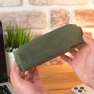 Personalized Engraved Leather Pen Case, Best Father&#39;s day gift for Dad, Personalized Leather Zipper Pen Case, Handcrafted Pencil Bag