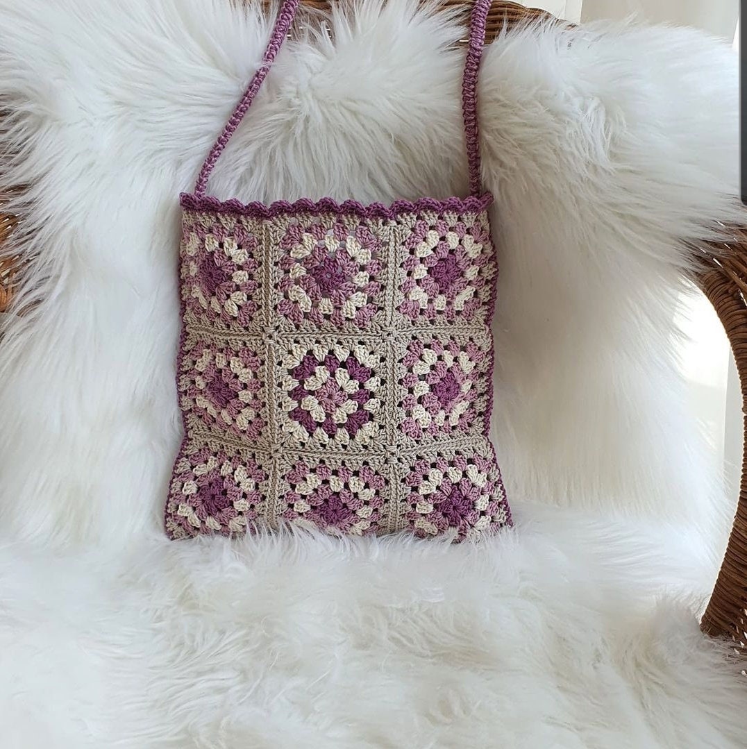Crochet Granny Square Bag Pattern - Boho Tote DIY With Video, Chart ...