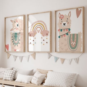 Poster für Kinder mit Lama-Motiv - 3er-Set personalisierter Alpaka-Leinwände - Geschenk zur Geburt - Wandkunst - Dekoration für Baby- und Kinderzimmer -