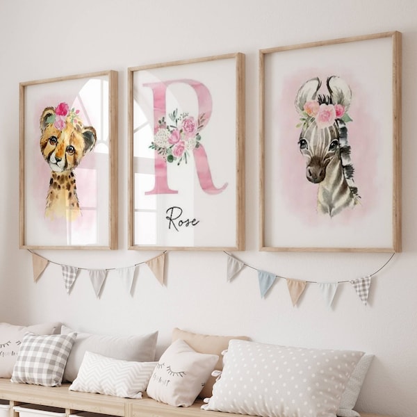 Décoration Chambre Bébé et Enfant Fille - Set 3 affiches Personnalisées - Cadeau de Naissance avec Prénom - Animaux de la Jungle Fleurie