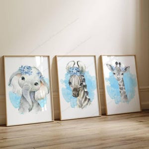 Poster mit blauen Savannen- und Safaritieren fürs Kinderzimmer - Geschenk zur Geburt - Dekoration für das Zimmer eines Jungen mit Vornamen