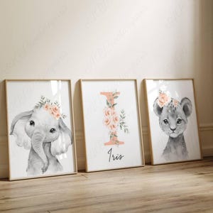 Set 3 affiches Personnalisées - Cadeau de Naissance -Décoration Chambre Bébé - Lion Girafe Elephant Zèbre Motif Couronne fleur Florale