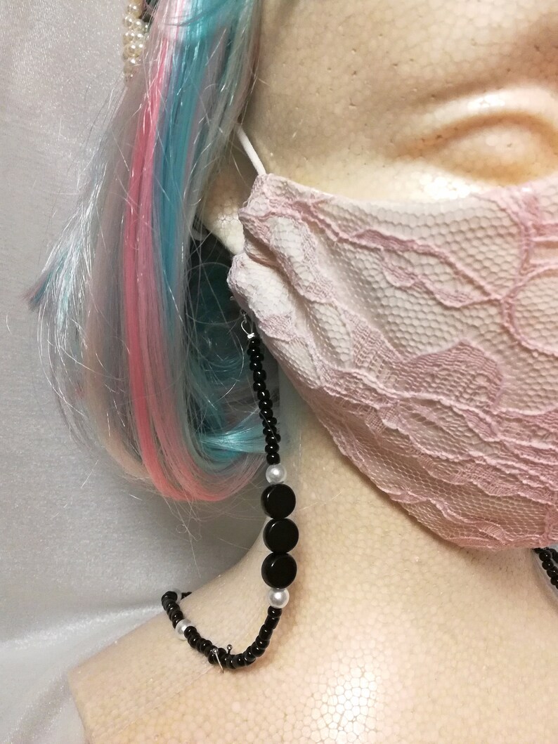 Face Mask Necklace Classic Pearls and Black Bead Face Mask Chain