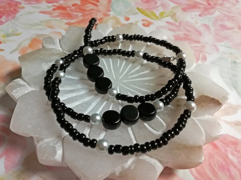 Face Mask Necklace Classic Pearls and Black Bead Face Mask Chain