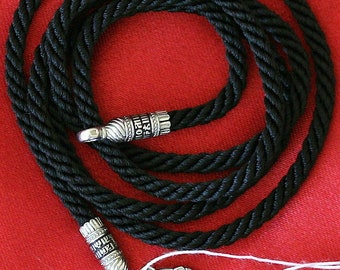 Cordon pour bijoux de cou fait main en soie noire et coton Serrure de prière russe Argent 925. 3 mm de large (60 cm de long
