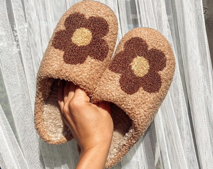 Retro Daisy Slippers, House Slippers, Slippers, Bedroom Slippers