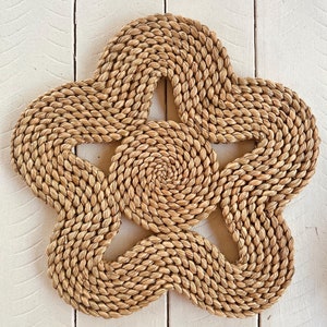 Woven Scalloped Placemats | Hot Pot Holder | Rattan Placemats | Coastal and Boho Chic | Wedding Table | Christmas Table | Dining Table Decor