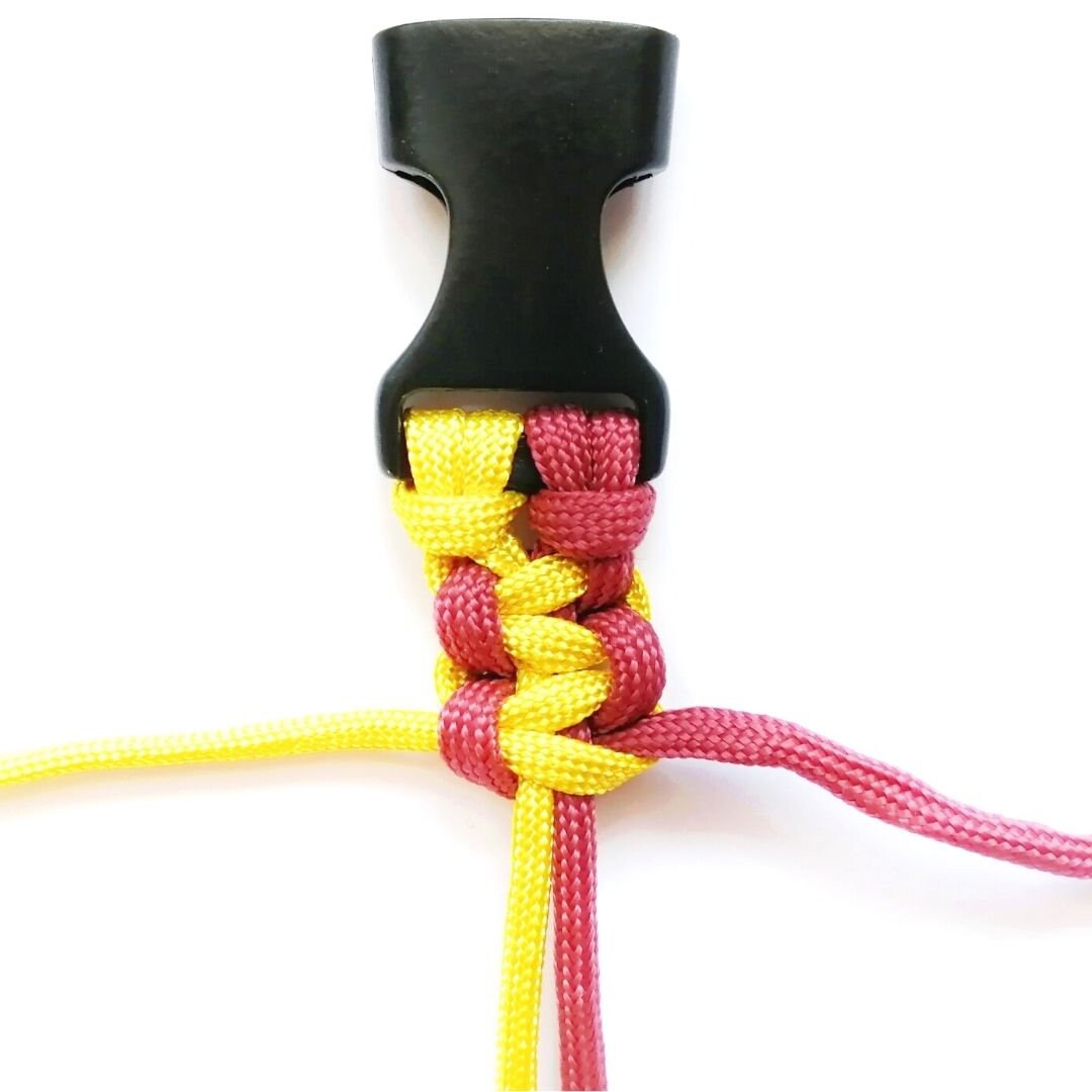 Tutorials Craft Supplies & Tools How to make paracord dog collar Cobra