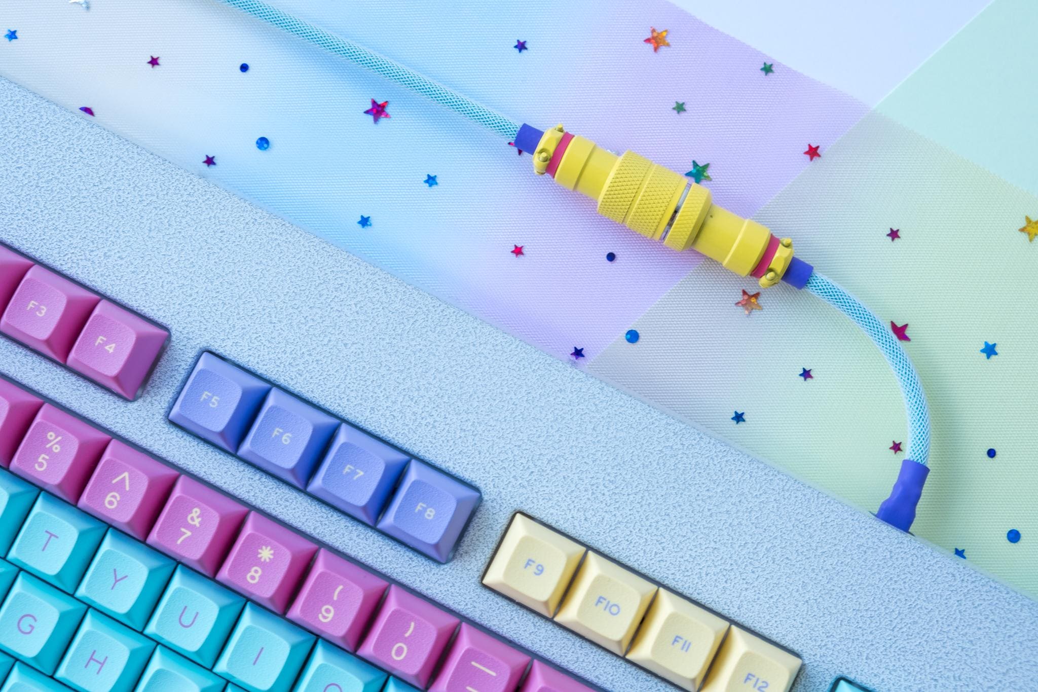 LEMO スタイルまたは Aviator コネクタを使用して独自のストレート