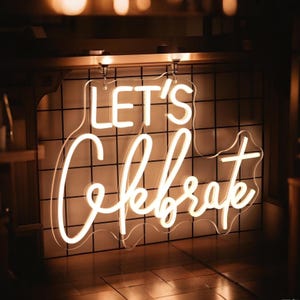 Letreiro de neon Let's Celebrate, decoração de festa de neon personalizada, letreiro de neon para casamento, decoração de parede para festas, arte de letreiro de parede para festa de formatura, letreiro de baile