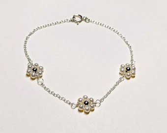 Bracciale di perle margherita, Bracciale di fiori, Bracciale di perle delicate, Argento Sterling, Perla d'acqua dolce, Minimalista, Bracciale da sposa, Regalo per lei