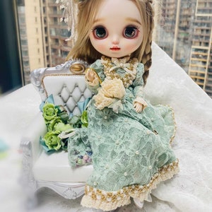 Green Vintage Princess Wedding Dress for Blythe/OB24/OB22/19 Joined Body Bjd Skirt Doll Dress includes Doll Headdress,Bags,Doll Umbrella