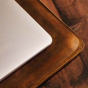 Housse personnalisée en cuir véritable pour MacBook Air & Pro 13 14 15 16/Coque MacBook en relief/Coque en cuir/M1 M2 M3 2023 13 14 15 16 pouces image 5