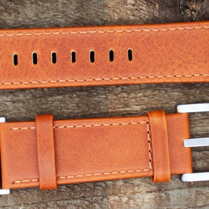 Cinturino classico in pelle marrone per Apple Watch 38 mm 40 mm 41 mm 42 mm 44 mm 45 mm 46 mm 49 mm Nuova serie 11 10 9 8 7 6 5 4 3 2 1 SE 3 2 1 Ultra 3 2 1 immagine 4