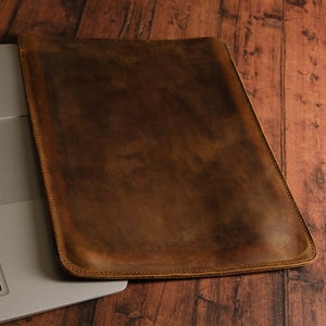 Personalised Genuine Leather MacBook Air & Pro Sleeve 13 14 15 16/Embossed MacBook Case / Leather Cover / M1 M2 M3 2023 13 14 15 16 inch image 6