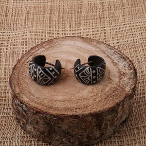 Sunny Black Bone Post Stick Earrings, Bone Carving, Handcarved Earrings, Handmade Jewelry, Bone Accessories, Bali Jewelry, B101