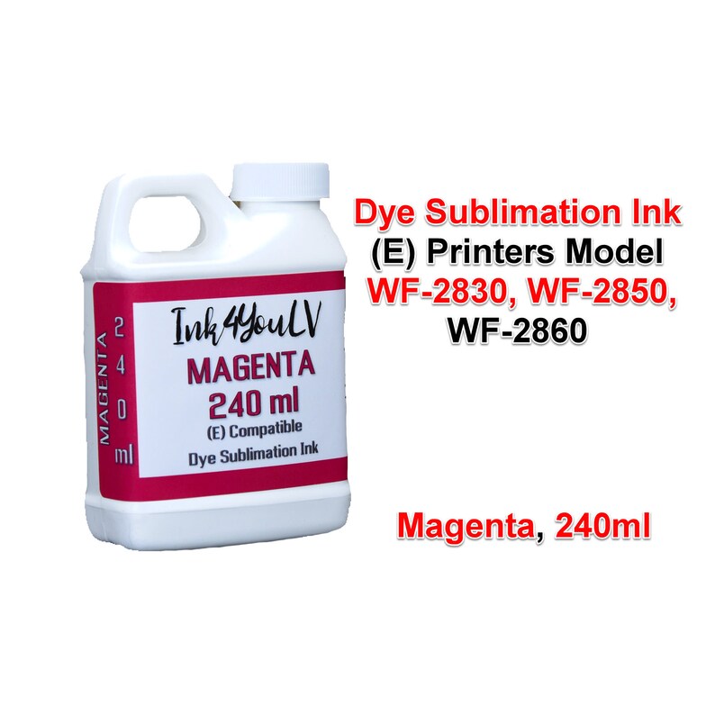 Pode incluir: Uma garrafa de pl&aacute;stico branco de tinta de sublima&ccedil;&atilde;o magenta, rotulada "Ink 4 Youl V" com "MAGENTA 240 ml." O texto tamb&eacute;m inclui "(E) Compatible Dye Sublimation Ink" e os n&uacute;meros dos modelos de impressora.