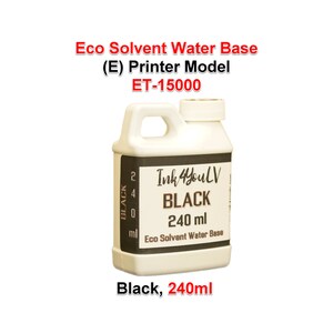 Puede incluir: Una botella de plástico blanco de tinta negra para impresoras. La botella tiene un asa y una tapa de rosca. La etiqueta dice "Ink 4YouLV BLACK 240 ml Eco Solvent Water Base". El texto "Black, 240ml" también es visible.