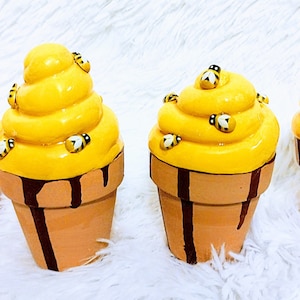 Beehive ice cream cupcake, faux beehive, fake bee cupcake, bee decor, fake bee ice cream cupcake, bee tier tray decor